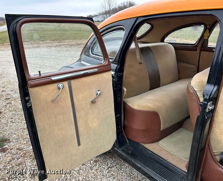 image for item NE9596 1948 Dodge  Sedan