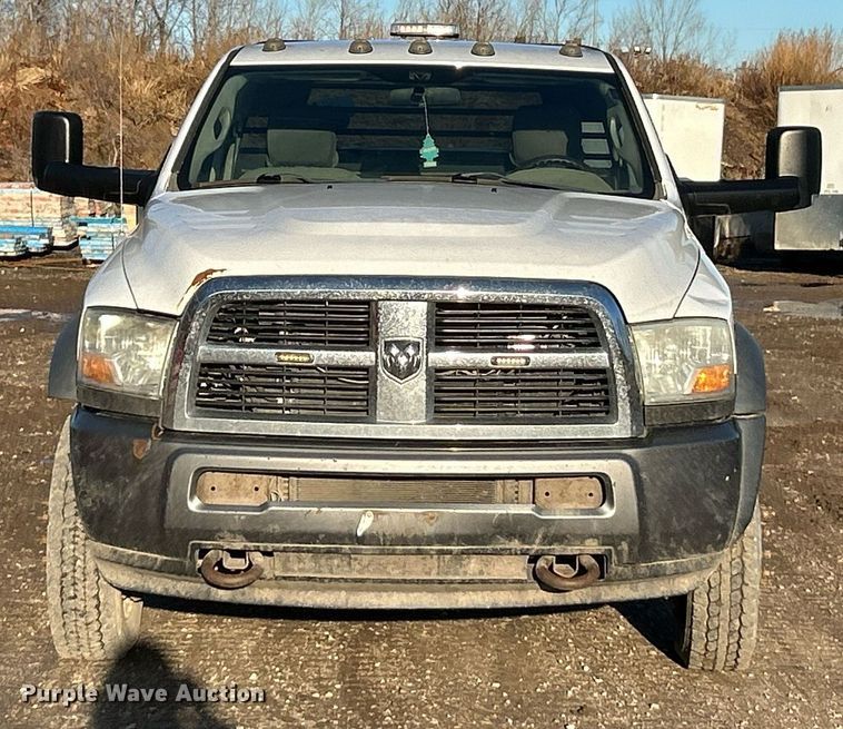 image for item NE9667 2011 Dodge Ram 5500HD  flatbed truck