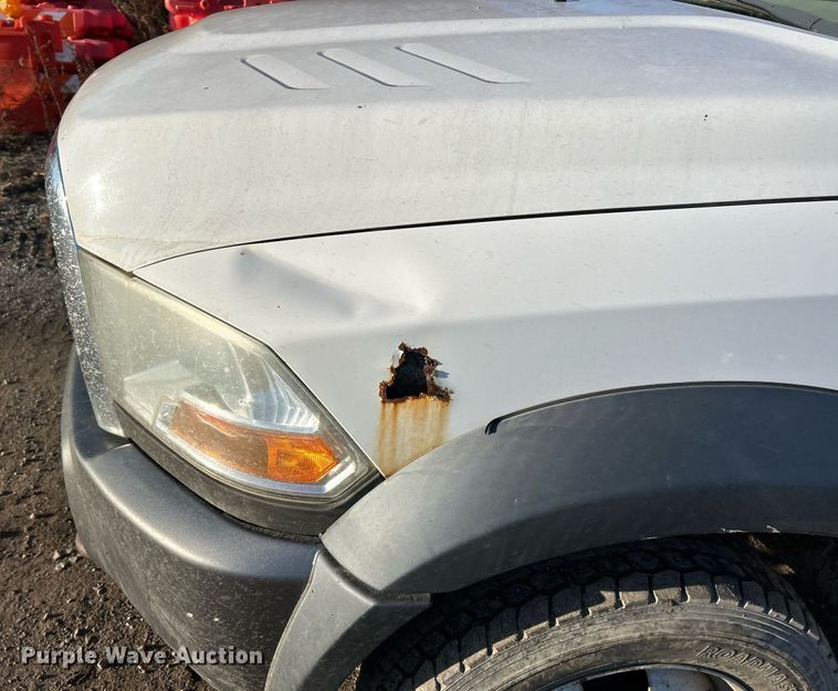 image for item NE9667 2011 Dodge Ram 5500HD  flatbed truck