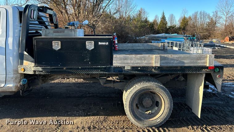 image for item NE9667 2011 Dodge Ram 5500HD  flatbed truck