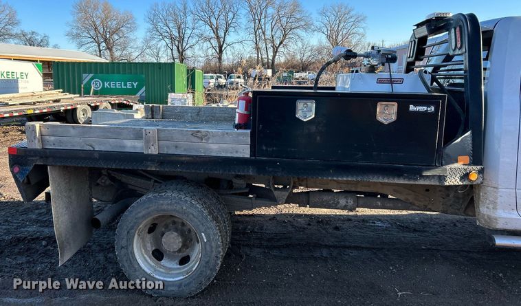 image for item NE9667 2011 Dodge Ram 5500HD  flatbed truck