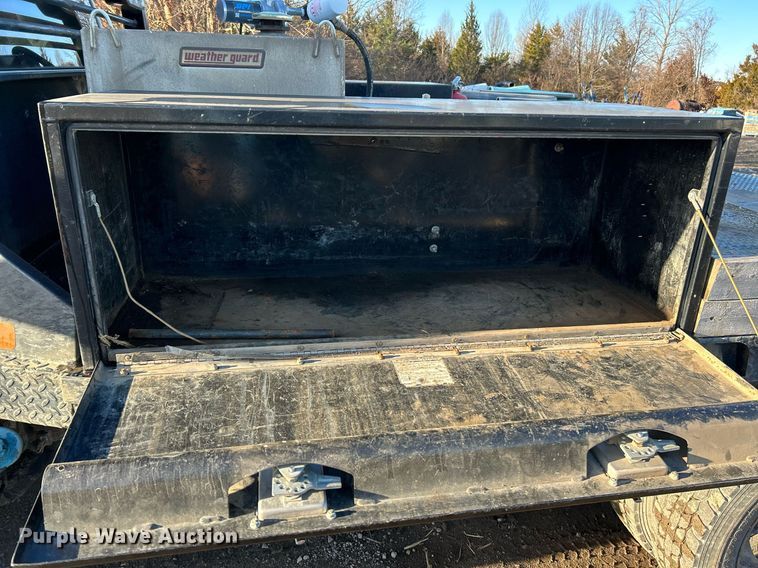 image for item NE9667 2011 Dodge Ram 5500HD  flatbed truck