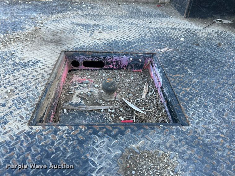 image for item NE9667 2011 Dodge Ram 5500HD  flatbed truck