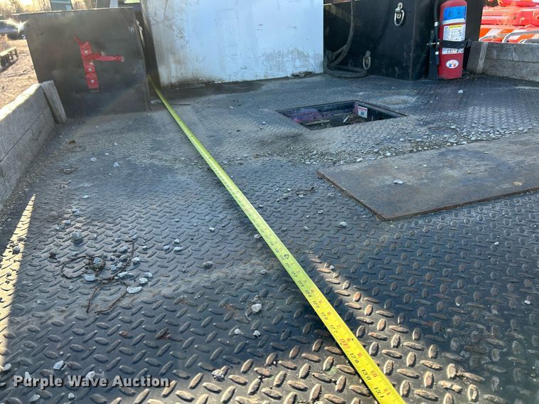 image for item NE9667 2011 Dodge Ram 5500HD  flatbed truck