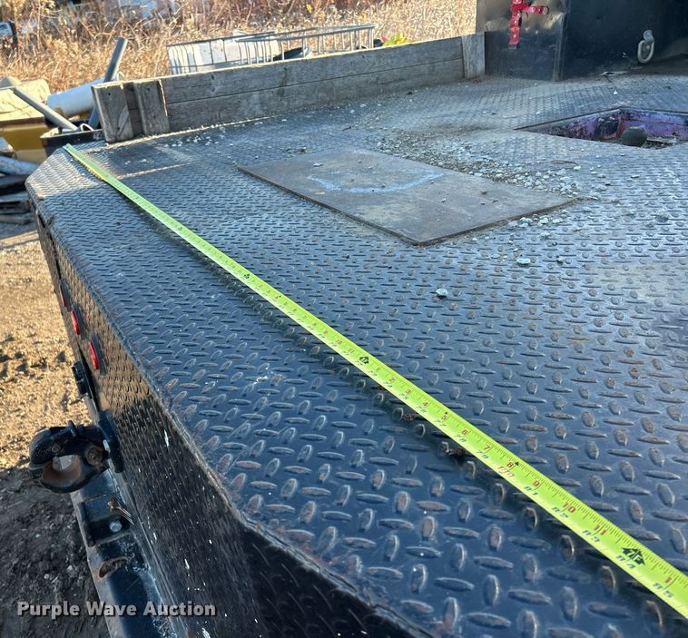 image for item NE9667 2011 Dodge Ram 5500HD  flatbed truck