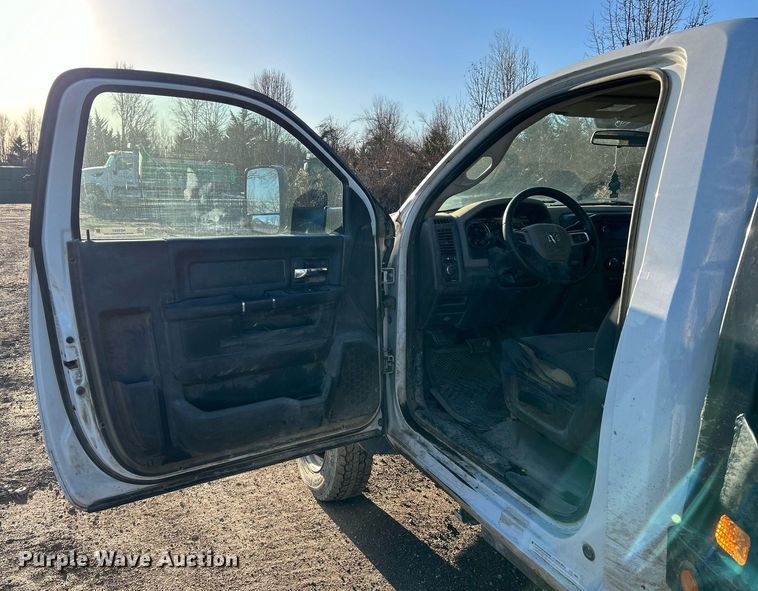 image for item NE9667 2011 Dodge Ram 5500HD  flatbed truck