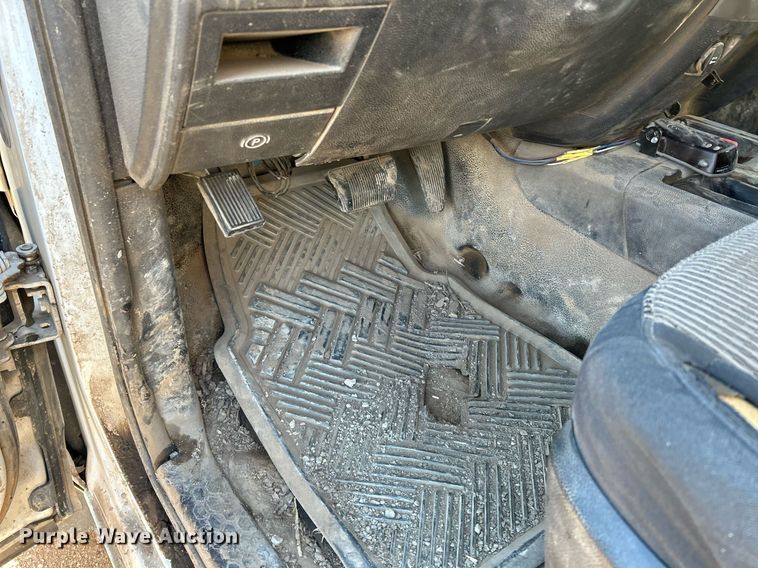 image for item NE9667 2011 Dodge Ram 5500HD  flatbed truck