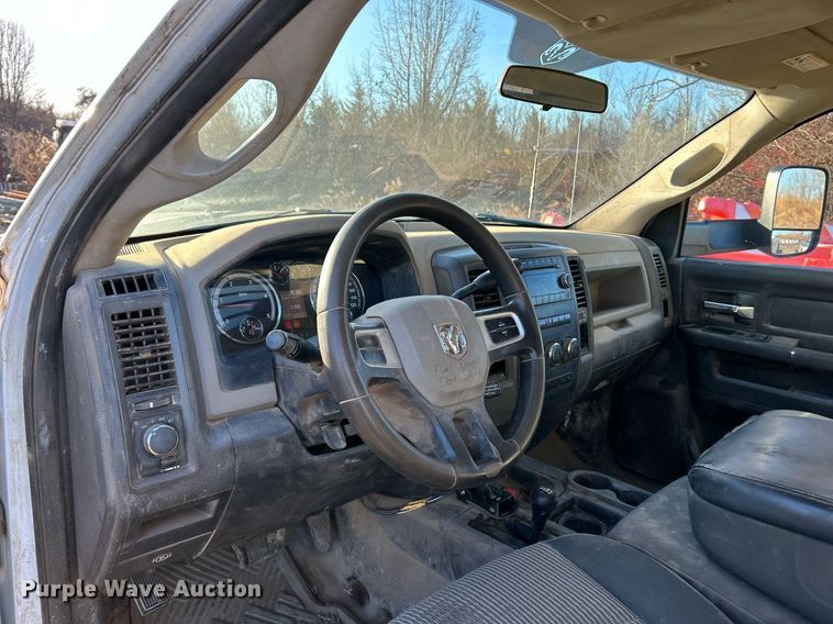 image for item NE9667 2011 Dodge Ram 5500HD  flatbed truck