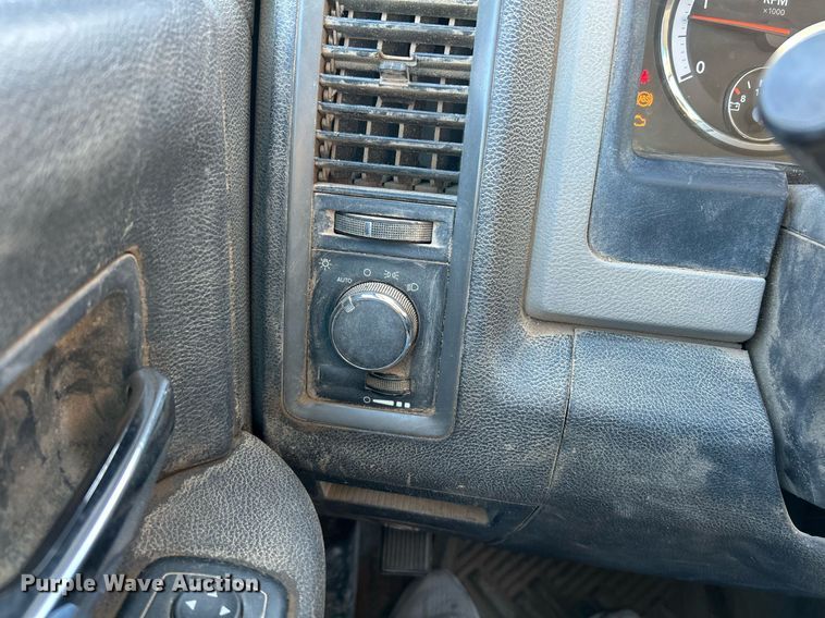 image for item NE9667 2011 Dodge Ram 5500HD  flatbed truck