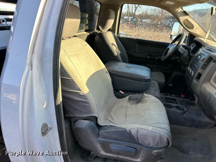 image for item NE9667 2011 Dodge Ram 5500HD  flatbed truck