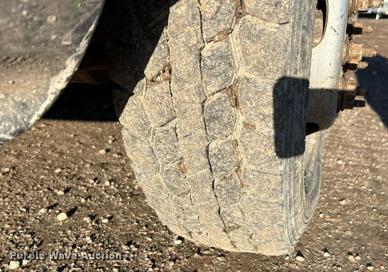 image for item NE9667 2011 Dodge Ram 5500HD  flatbed truck