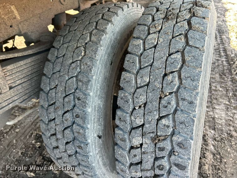 image for item NE9667 2011 Dodge Ram 5500HD  flatbed truck