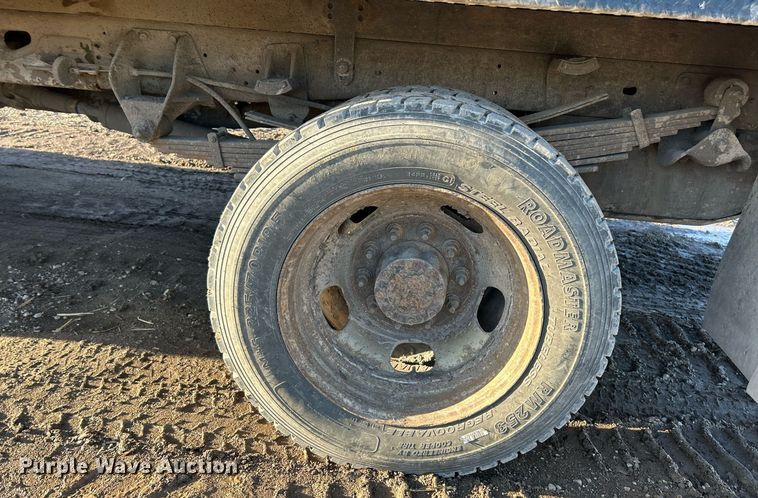 image for item NE9667 2011 Dodge Ram 5500HD  flatbed truck