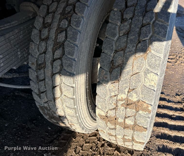 image for item NE9667 2011 Dodge Ram 5500HD  flatbed truck