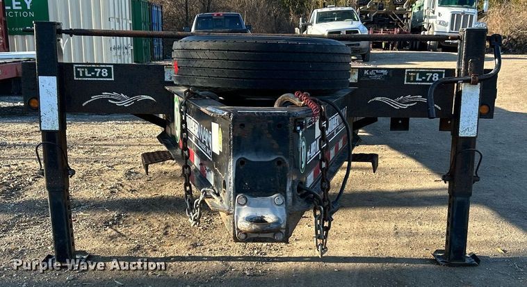 image for item NE9668 2016 Trailerman HHT8225F24  equipment trailer