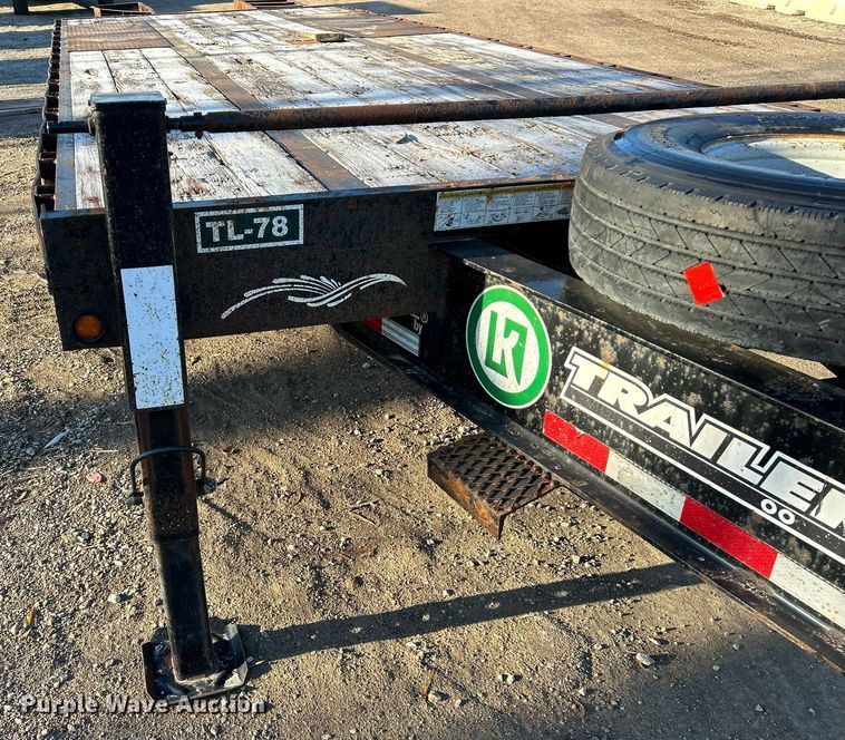 image for item NE9668 2016 Trailerman HHT8225F24  equipment trailer