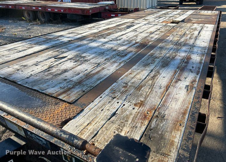 image for item NE9668 2016 Trailerman HHT8225F24  equipment trailer