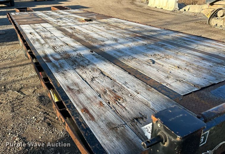 image for item NE9668 2016 Trailerman HHT8225F24  equipment trailer