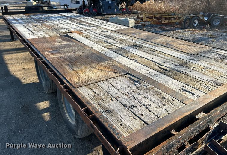 image for item NE9668 2016 Trailerman HHT8225F24  equipment trailer