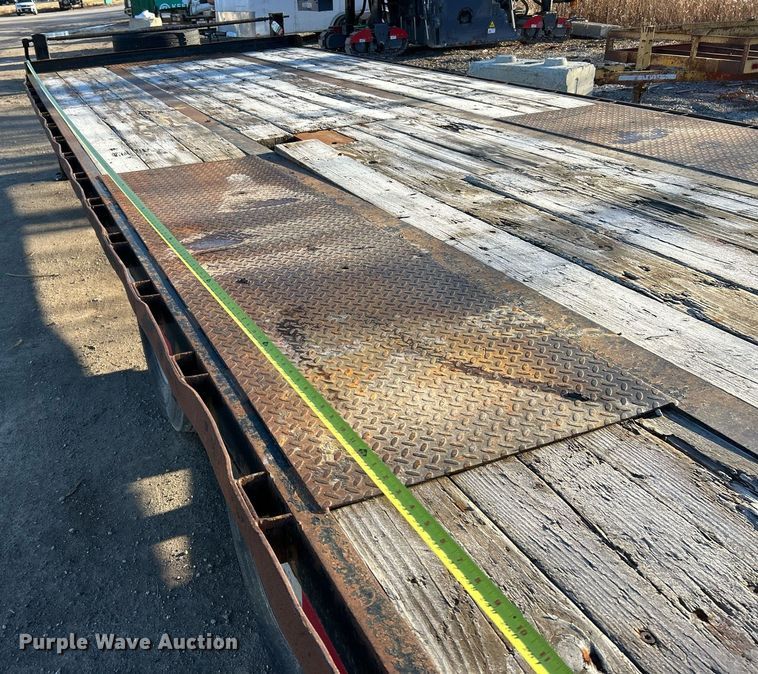 image for item NE9668 2016 Trailerman HHT8225F24  equipment trailer