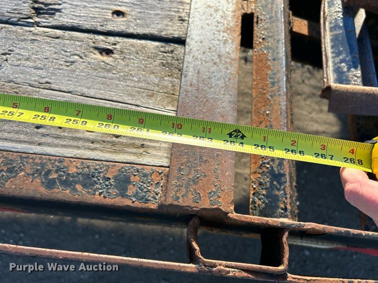 image for item NE9668 2016 Trailerman HHT8225F24  equipment trailer