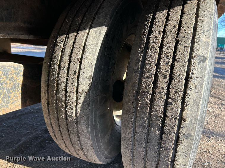 image for item NE9668 2016 Trailerman HHT8225F24  equipment trailer