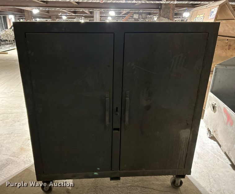 image for item NE9671 (4) tool boxes