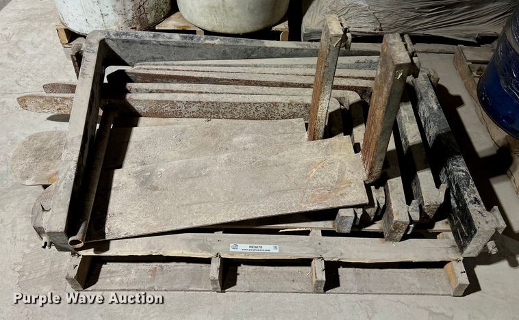 image for item NE9679 (4) sets of forks