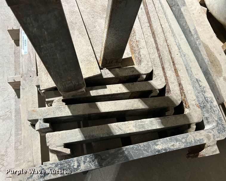 image for item NE9679 (4) sets of forks