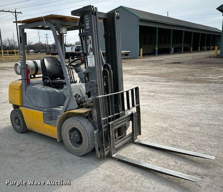 image for item NI9690 Komatsu FG25T-14  forklift