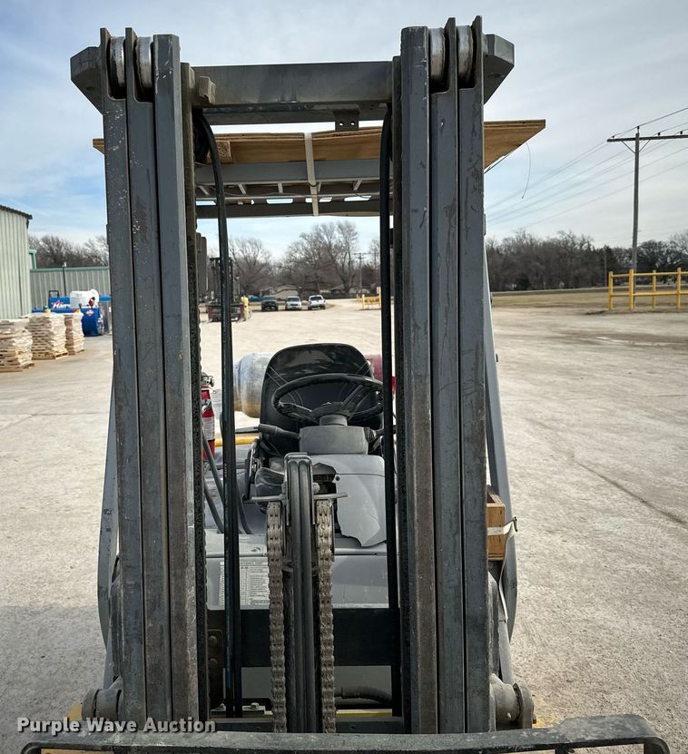 image for item NI9690 Komatsu FG25T-14  forklift