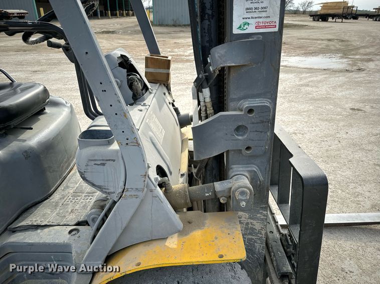 image for item NI9690 Komatsu FG25T-14  forklift