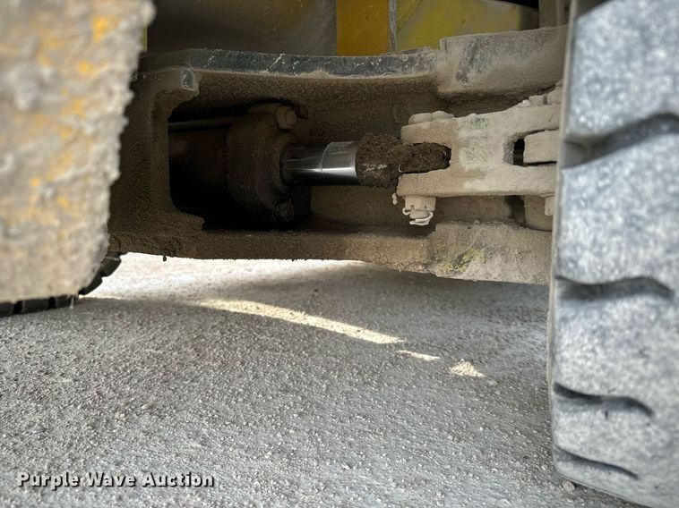 image for item NI9690 Komatsu FG25T-14  forklift