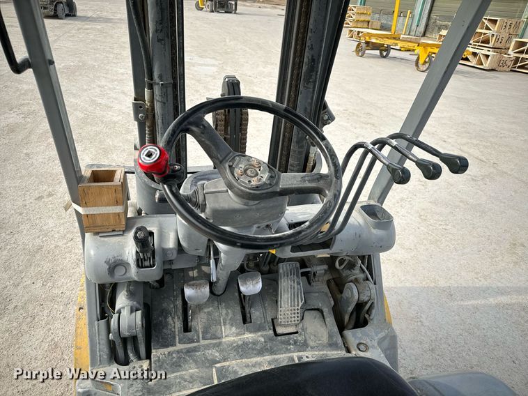 image for item NI9690 Komatsu FG25T-14  forklift