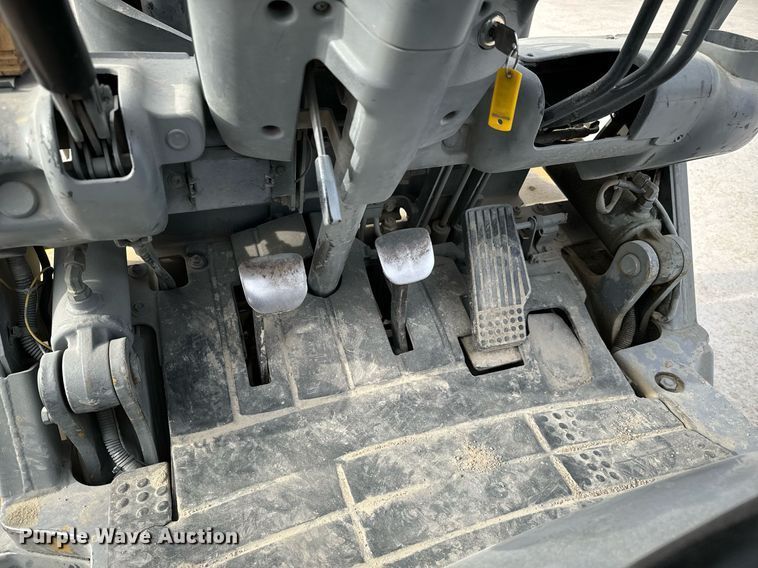 image for item NI9690 Komatsu FG25T-14  forklift