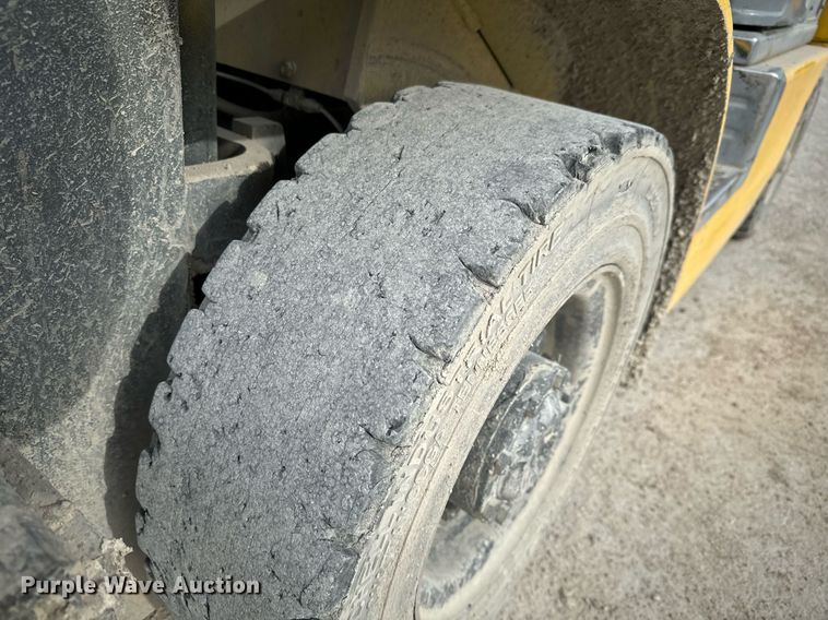 image for item NI9690 Komatsu FG25T-14  forklift