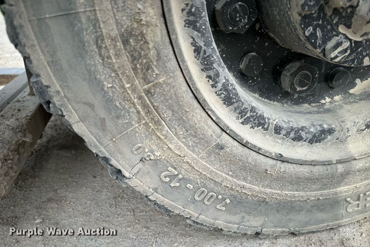 image for item NI9690 Komatsu FG25T-14  forklift