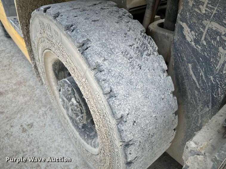 image for item NI9690 Komatsu FG25T-14  forklift