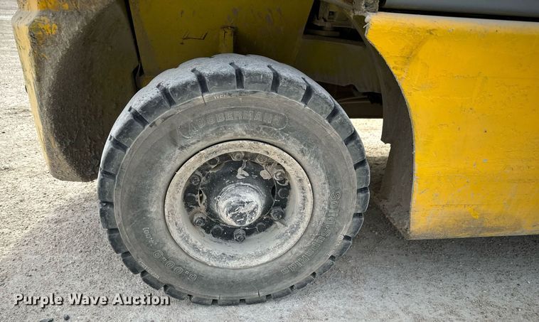 image for item NI9690 Komatsu FG25T-14  forklift
