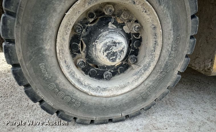 image for item NI9690 Komatsu FG25T-14  forklift