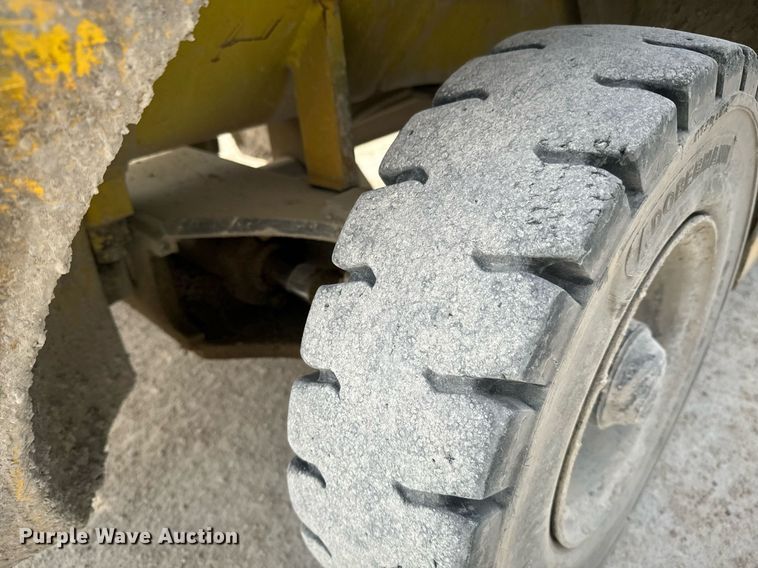 image for item NI9690 Komatsu FG25T-14  forklift