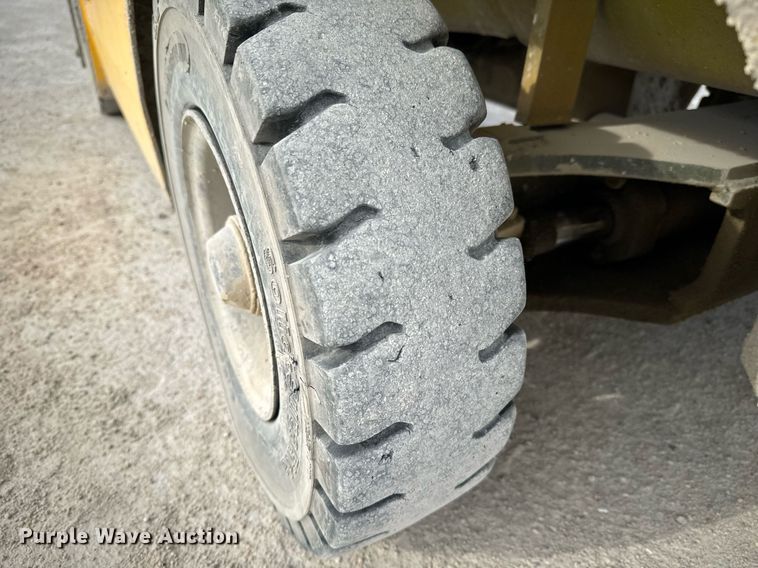 image for item NI9690 Komatsu FG25T-14  forklift