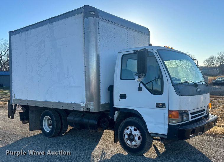 image for item NL9343 1999 Chevrolet W3500  box truck