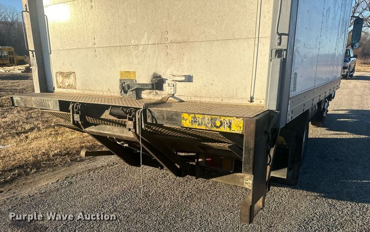 image for item NL9343 1999 Chevrolet W3500  box truck