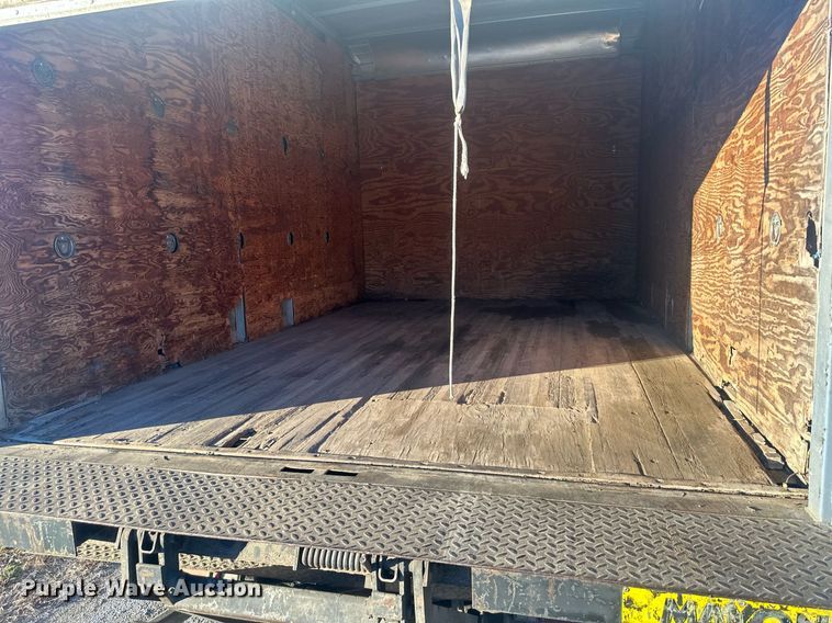 image for item NL9343 1999 Chevrolet W3500  box truck