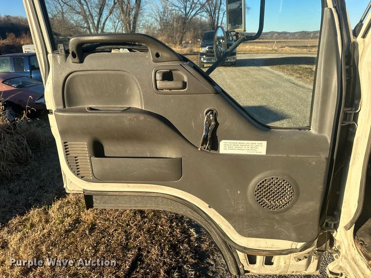 image for item NL9343 1999 Chevrolet W3500  box truck