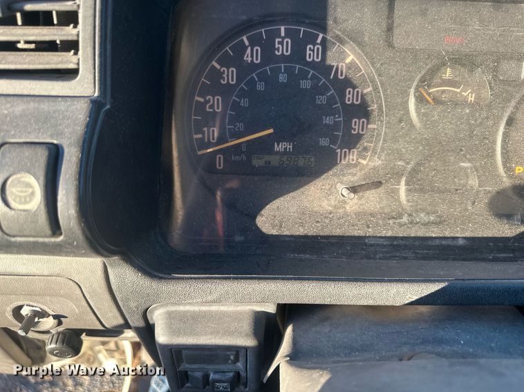 image for item NL9343 1999 Chevrolet W3500  box truck