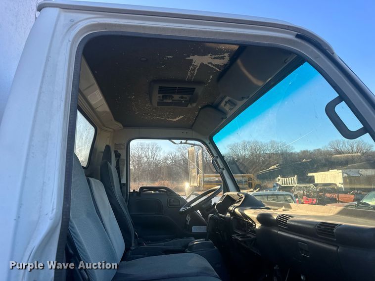 image for item NL9343 1999 Chevrolet W3500  box truck