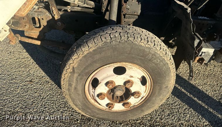 image for item NL9343 1999 Chevrolet W3500  box truck