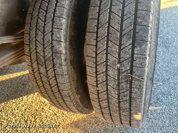 image for item NL9343 1999 Chevrolet W3500  box truck